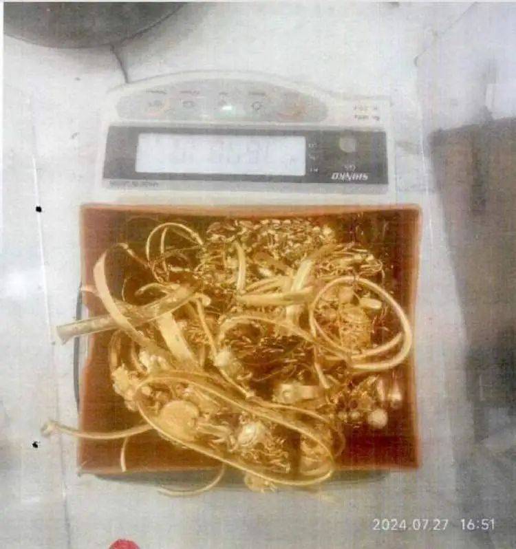 西雅图风暴VS康涅狄克太阳
_小树林里接头西雅图风暴VS康涅狄克太阳
，一天背走2000多万元黄金！上海两人被判刑