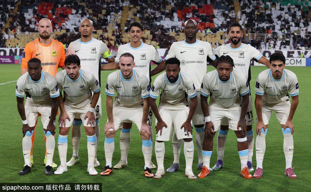 西班牙足协丙组联赛_中超疯狂夜:河南队60分钟狂扫武汉三镇西班牙足协丙组联赛,连胜记录告破!